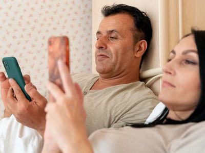 7 Shocking Ways Social Media Changes Your Adult Mental Health
