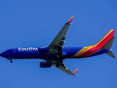 Southwest Airlines flight attendant dies at 50 during Hawaii layover; police investigate