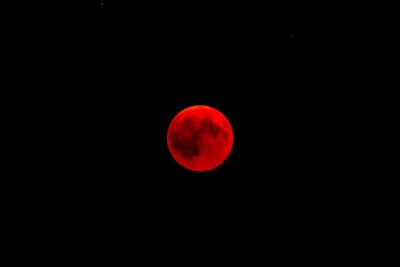 'Evokes Joel 2:31': Netizens Are Freaking Out That Thursday's Blood Moon Is a Doomsday Bible Sign