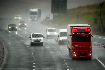 Police warning as vehicles seen driving in wrong direction on M6 slip road