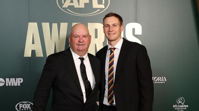 Crows skipper lauded for season after family tragedy