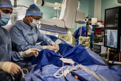 Detroit Doctors Treat the First Two U.S. Patients in a Trial Targeting Nerves Around the Lung Artery