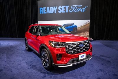 Ford Recalls 2026 Explorer SUVs After Engine Defect Raises Fire and Crash Risk