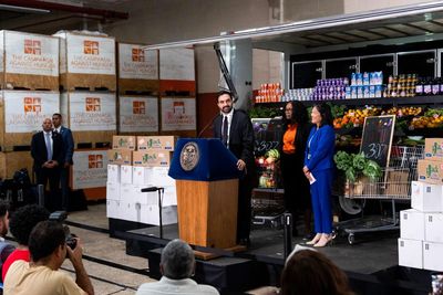 New York business group sues Mamdani over city-owned grocery stores plan