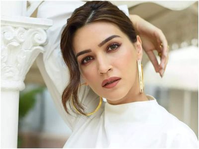 Kriti Sanon owns a Rs 78 crore Mumbai home with panoramic Arabian Sea views, a private terrace, six reserved parking spaces, a rooftop pool, fitness centre, yoga deck and concierge services