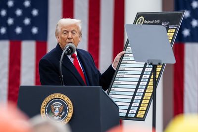 Canada Threatens to Cut Power to 1.5M American Homes Amid Trump's 50% Tariffs: 'Who Does He Think He Is?'