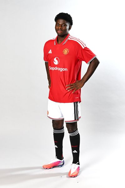 What number will Carlos Baleba wear at Manchester United? New signing follows in legends' footsteps