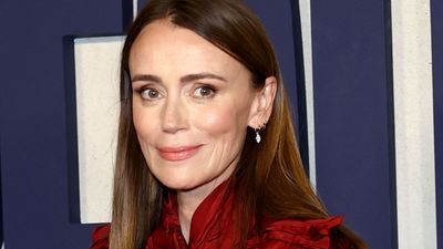 Keeley Hawes' comfy blue and white co-ord is effortlessly stylish - it's the holiday outfit you'll want to wear on repeat