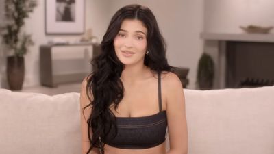 Kylie Jenner's Bikini Pic Is Even More Stunning Once You Realize How Much $$ Her Bling Is Worth