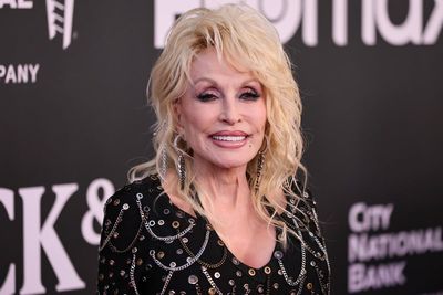 Petition to rename airport for Dolly Parton flooded with signatures after her death