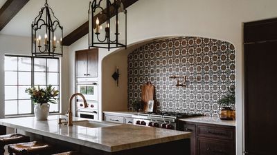 This Is Why Your Kitchen Lighting Feels Harsh – And This Is How Designers Make It Instantly Warmer