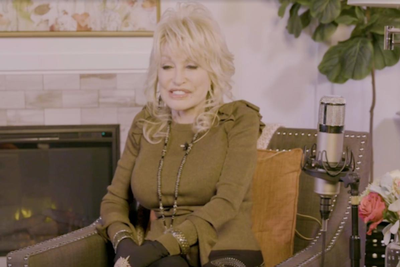 Dolly Parton's Long-Sleeve Mystery Explained: Why the Country Legend Always Kept Her Arms Hidden