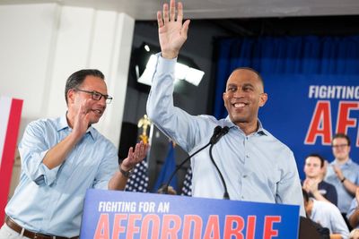Socialists are changing the Democratic establishment. It won’t stop Hakeem Jeffries from being the next speaker