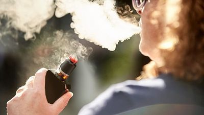 Nicotine e-cigarettes are more effective than other alternatives for quitting smoking, study finds