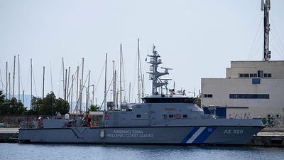 More than 200 migrants rescued off Crete at dawn