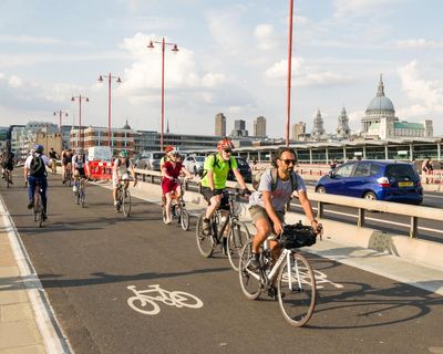 Heatwaves show UK must do more to promote sustainable transport, campaigners say