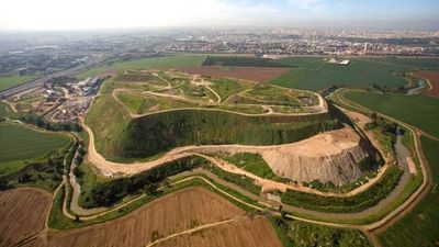 In 1998, Israel closed the Hiriya landfill after decades of waste had formed a 60-metre mound; years later, methane wells, trees and trails helped transform the site into the centrepiece of a 2,000-acre park
