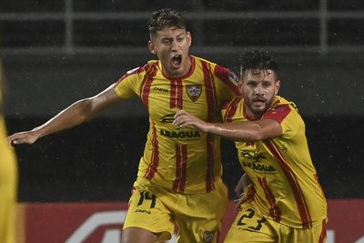 ICE Keeps Venezuelan Soccer Pro Detained as Third Bond Bid Fails