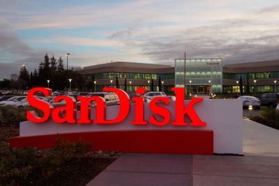 SanDisk's 3,400% Stock Boom Comes With Job Cuts: Israeli Workers Lose Out as India Gains