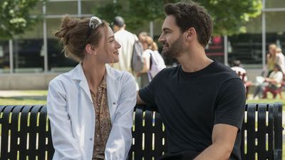 The Love Hypothesis Trailer Goes All In On The Fake Dating Trope, But It's Ok, Guys, It's Science