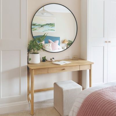 These are the 3 places you should never hang a mirror – ‘You could end up making the room feel busier rather than bigger’