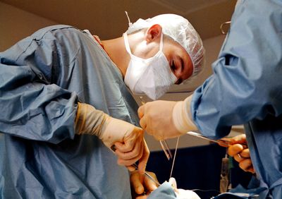 Medtronic Recalls 135,875 Barbed Surgical Sutures Over Torn Sterile Packaging and Patients Already Treated Need Monitoring