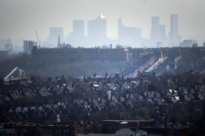 Millions across UK to receive texts warning of air pollution in their area