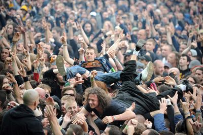 Metal Fans Held Their Arms in Ice Water Longer, but Only After the Heavy Drinkers Came Out of the Data