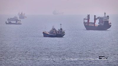 Iran to allow no military ships in Hormuz under potential deal with Oman