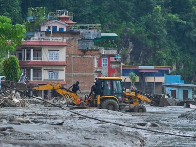 Nepal flash floods: Glacial collapse, not earthquake, triggered deadly disaster