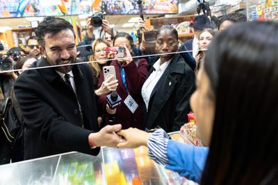 Bodega Coalition Sues Mamdani Over City-Run Grocery Store Plan