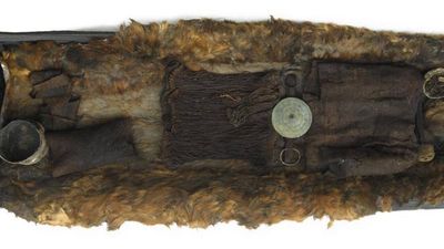 In 1921, girl buried 3,500 years ago in Denmark was found with a strange drink, unusual clothes and a child’s bones; archaeologists still wonder who she was