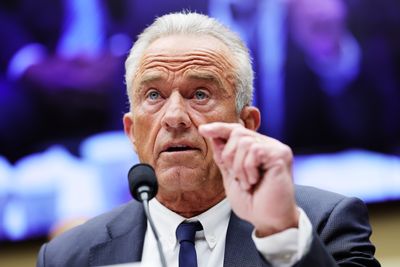 Senator calls for probe of RFK's lies