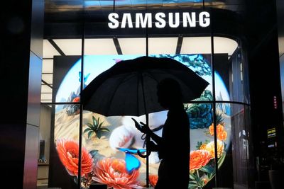 Vietnam urges Qualcomm, Samsung to deepen AI, chip investment as it seeks tech upgrade
