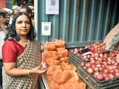 Govt's onion buffer stock quality 'good', storage with CWC aids shelf life: Consumer affairs secy Nidhi Khare