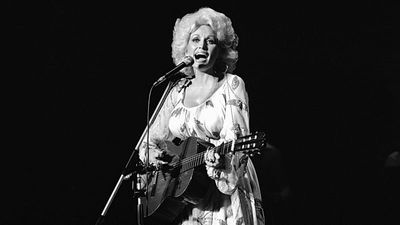 Dolly Parton offered to undergo experimental cancer treatment to help others, sister reveals