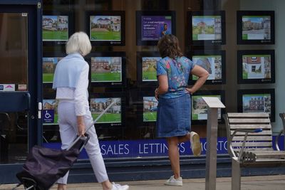 UK house sales stagnant last month but market showing ‘resilience’