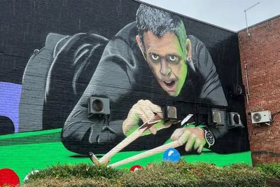 Artist defends ‘zombie-like’ Ronnie O’Sullivan mural after criticism