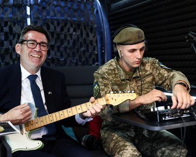 Bigmouth strums again: was Andy Burnham’s Smiths jam in Kyiv the perfect soundtrack to a Britain in freefall?