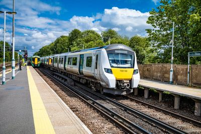 Thameslink to replace notorious train seats after commuter complaints