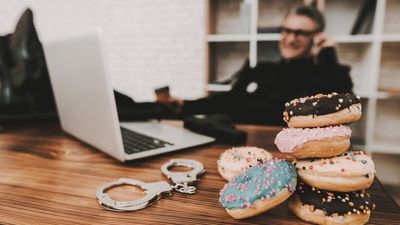Alabama cops rush to help after Dunkin’ Donuts truck breaks down in front of station, ‘We’re not saying officers responded faster than usual… but’