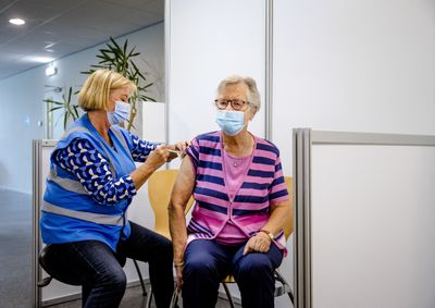 Shingles Vaccine Linked to 24% Lower Dementia Risk in More Than 500,000 Older Adults, Study Finds