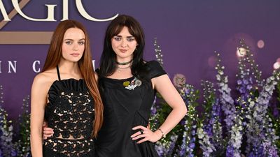 I Can't Decide If I'm More Obsessed With Joey King's Sheer Dress Or Maisie Williams Dressing Like Sandra Bullock For Practical Magic 2