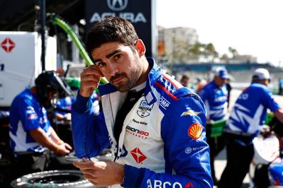 Rinus VeeKay blocks out IndyCar silly-season noise in push for Milwaukee breakthrough