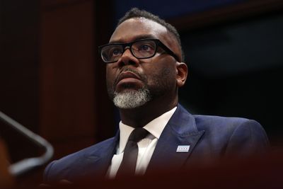 Chicago Moves to Block Firms Profiting From Trump's Immigration Enforcement and Crackdown From City Contracts