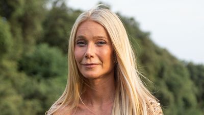 Gwyneth Paltrow’s Earthy Terracotta Pots Are a Study in Natural Luxury – They Redefine Fall Patio Style
