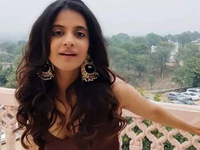 Jasleen Royal lives in 2,300-sq-ft Juhu home with sea-facing terrace, prominent piano, warm earthy interiors, personal photographs, arched design elements and a Buddha fountain surrounded by greenery
