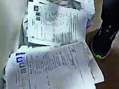 5 BLOs suspended after BJP worker caught photocopying 3,404 SIR forms in Navi Mumbai