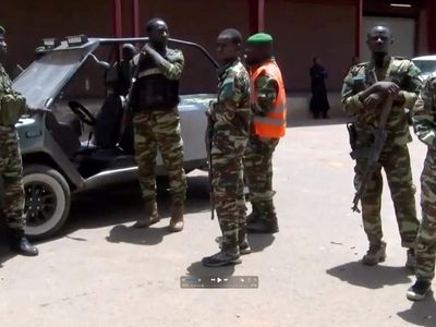 Mutinous soldiers attack airport, presidency in Niger capital, sources say