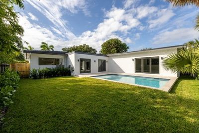 The $500-a-Month Backyard: Are Pools, Hot Tubs and Outdoor Kitchens Worth What They Cost?